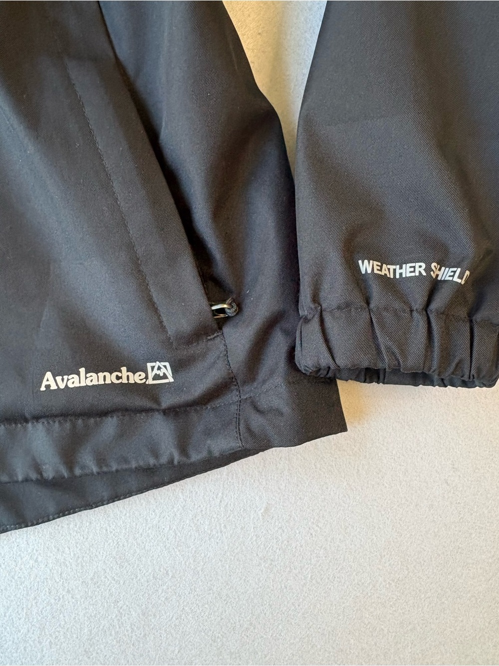 Avalanche Women’s Black Hooded Rain Jacket Packable Windbreaker Sz S - Picture 3 of 9